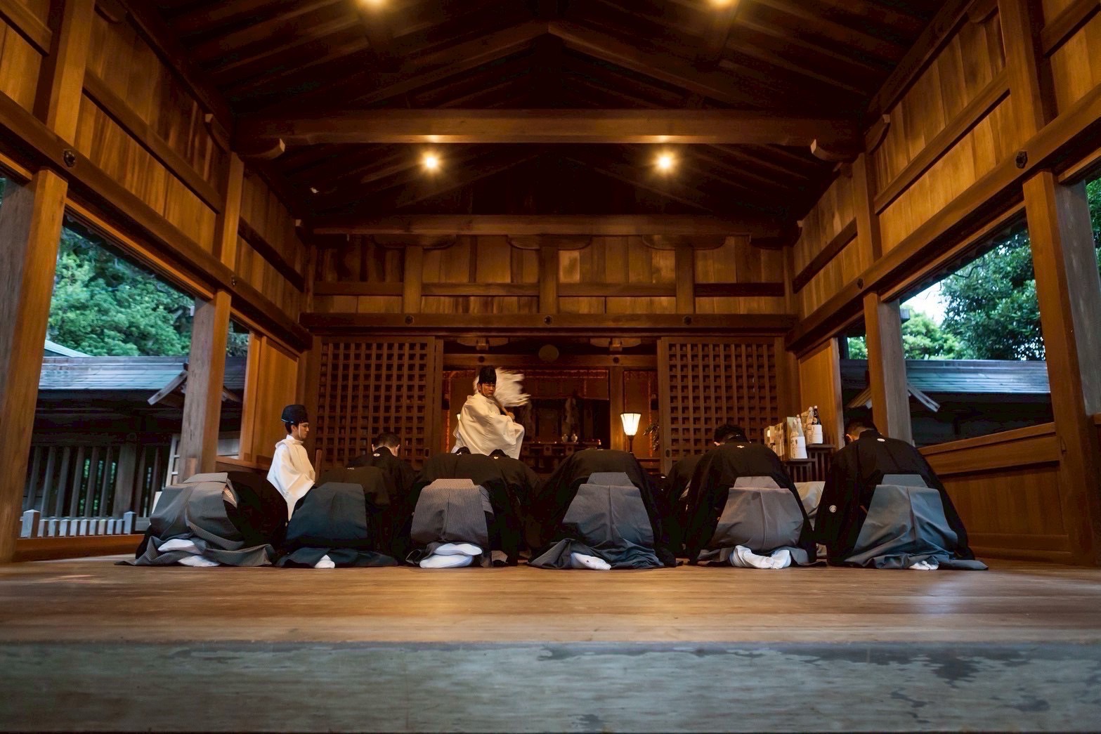 志賀海神社の神域で行われる厳粛な奉納